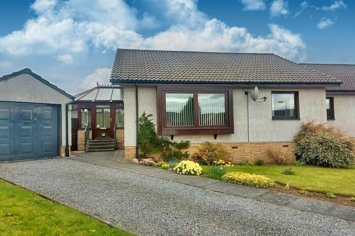 2 Bedroom Semi-Detached Bungalow For Sale In Knockard Place, Pitlochry, PH16