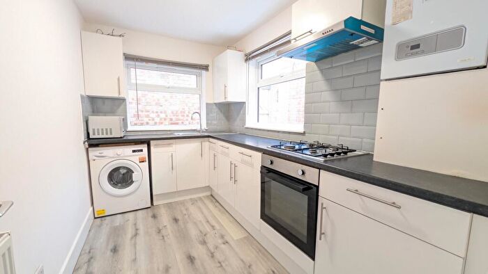 4 Bedroom Terraced House To Rent In Alferton Road, Nottingham, NG7