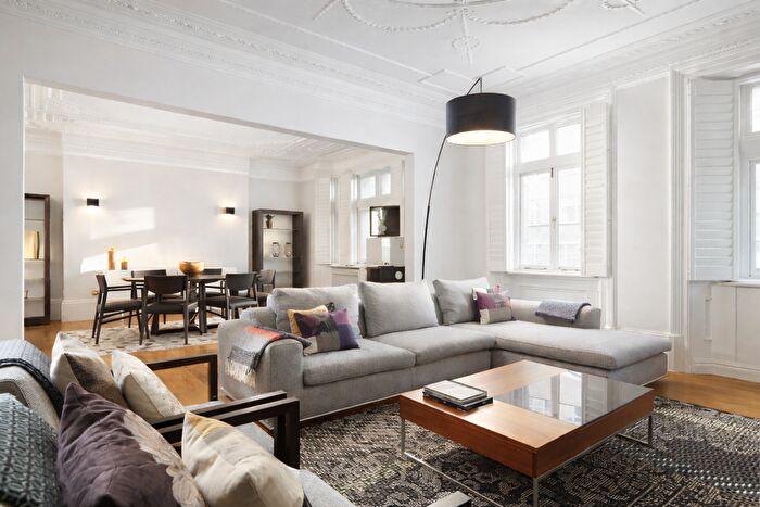 3 Bedroom Flat To Rent In Sloane Street, London, SW1X