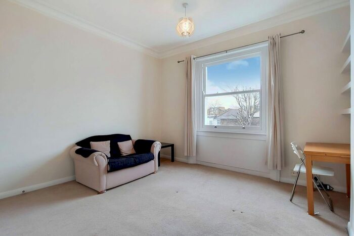 3 Bedroom Property To Rent In Thane Villas, Holloway, London, N7