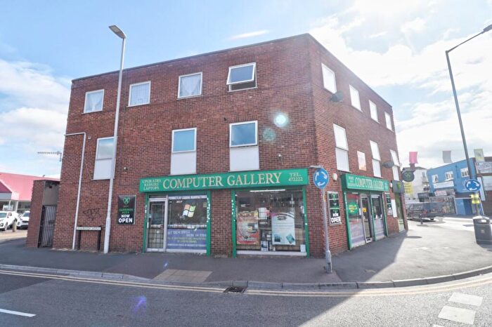 1 Bedroom Apartment To Rent In Desborough Road, High Wycombe, Buckinghamshire, HP11