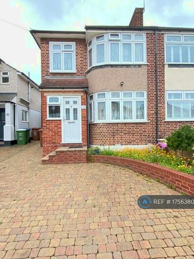 3 Bedroom Semi-Detached House To Rent In Welling, Welling, DA16