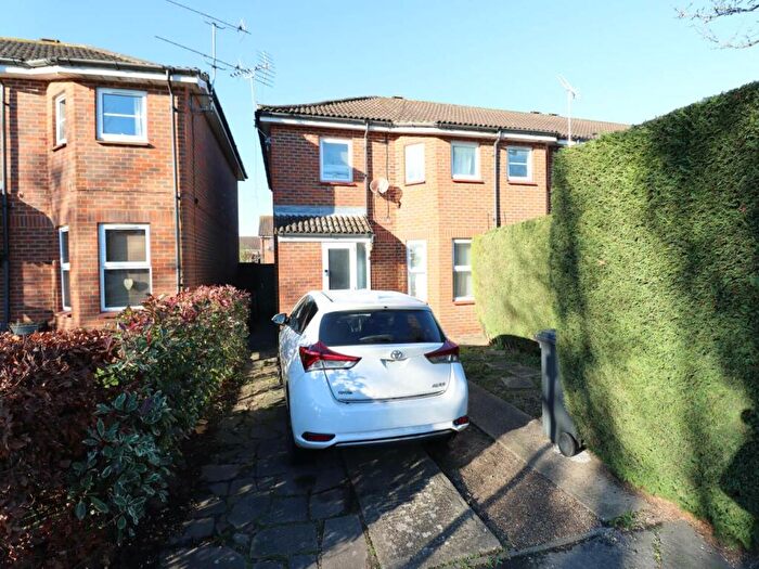 3 Bedroom House For Sale In Broadwater Crescent, Welwyn Garden City, Hertfordshire, AL7