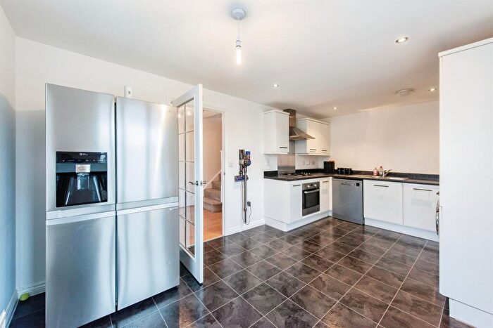 3 Bedroom End Of Terrace House For Sale In Binyon Close, Stowmarket, IP14