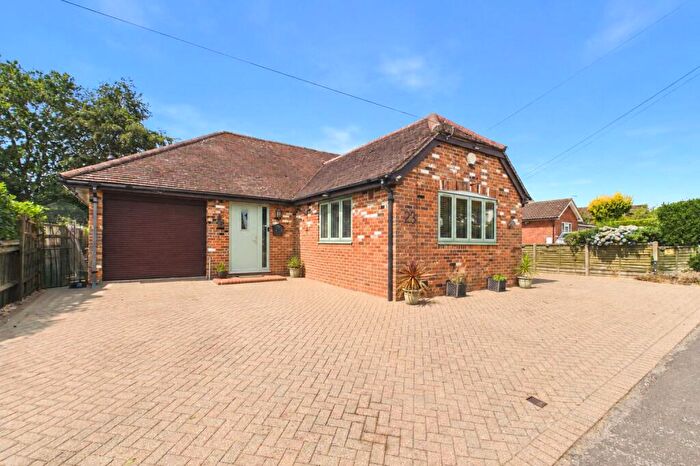 3 Bedroom Bungalow For Sale In Newtown, Tadley, Hampshire, RG26