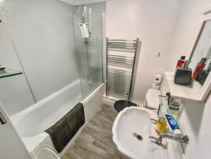 2 Bedroom Apartment For Sale In Tynedale Terrace, Hexham, Northumberland, NE46