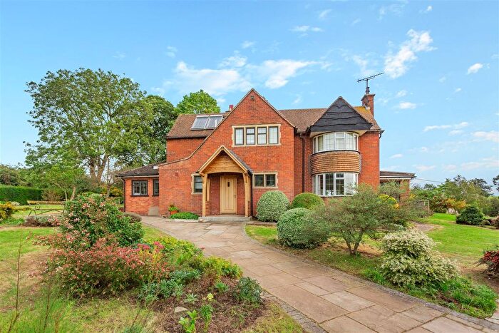 3 Bedroom Detached House For Sale In Broom Hill, Huntley, GL19