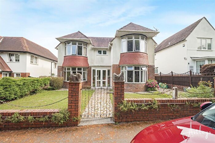 4 Bedroom Detached House For Sale In Woodside Avenue, Neath, SA11