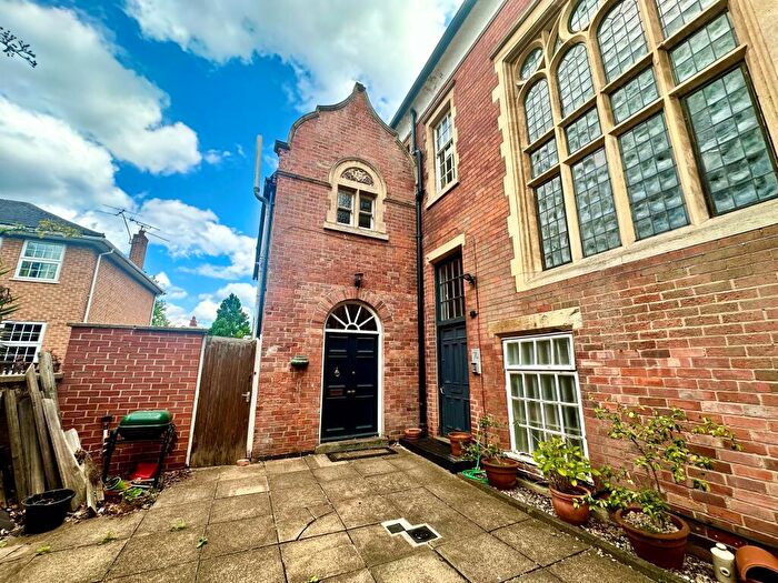 2 Bedroom House To Rent In Newcastle Circus, NG7