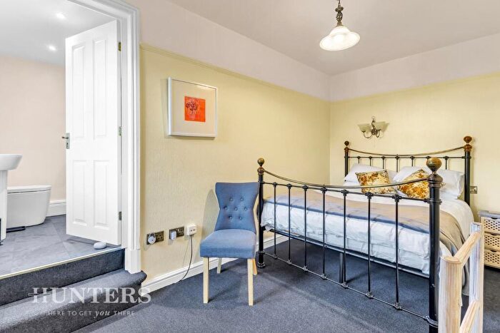 1 Bedroom Flat For Sale In Huddersfield Road, Delph, Saddleworth, OL3