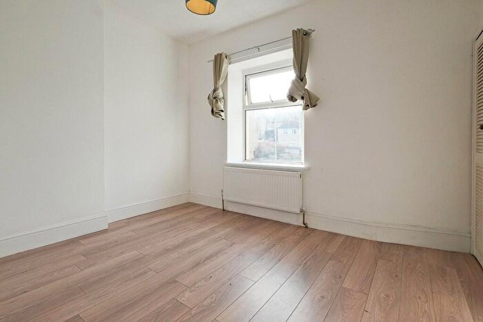 2 Bedroom End Of Terrace House To Rent In Manchester Road, Barnoldswick, Lancashire, BB18