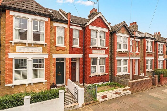 3 Bedroom Property For Sale In Harlesden Gardens, Harlesden, NW10