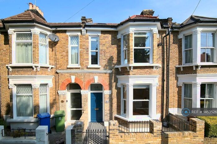 3 Bedroom Flat To Rent In B Rodwell Road, London, SE22