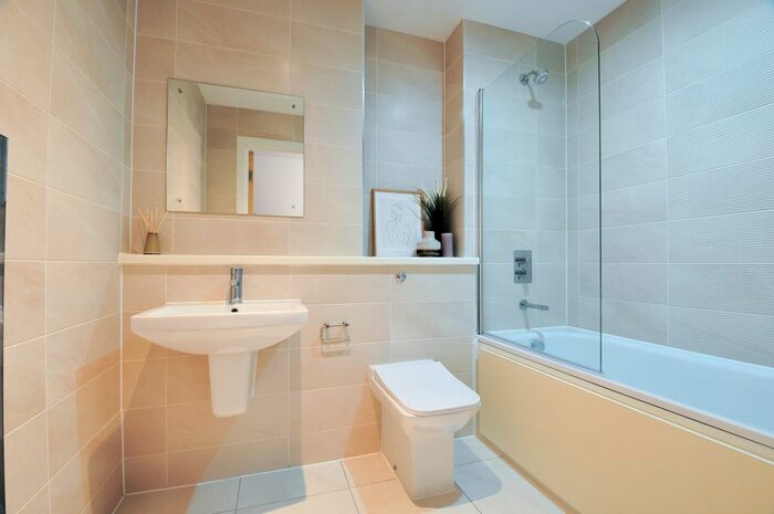 1 Bedroom Flat To Rent In Michigan Avenue, Salford, M50