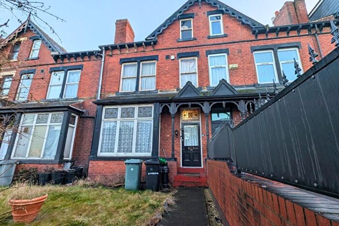 6 Bedroom Terraced House For Sale In Beeston Road, Beeston, Leeds, LS11
