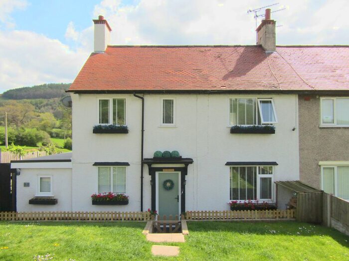 2 Bedroom Cottage For Sale In Bod Hamer, Cwm, LL18