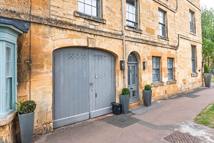3 Bedroom Flat For Sale In Bourton Road, Moreton-In-Marsh, GL56