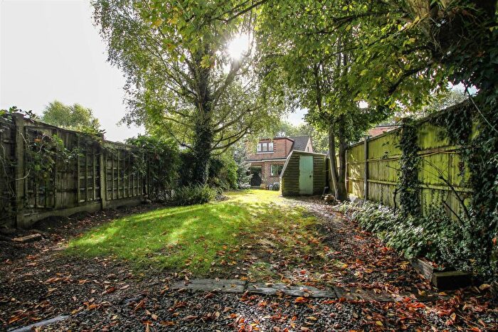 4 Bedroom Semi-Detached House For Sale In Hook End Road, Hook End, CM15