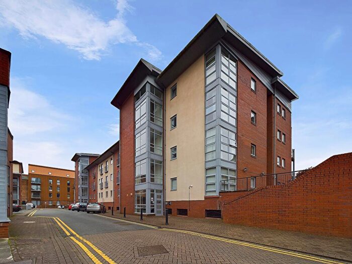 2 Bedroom Flat To Rent In Shot Tower Close, Chester, CH1