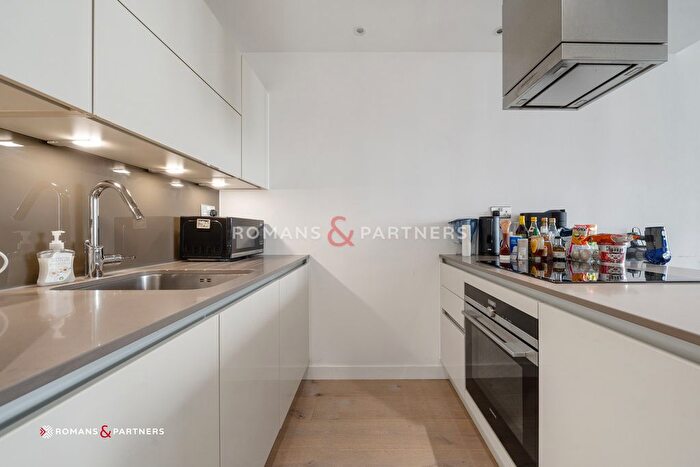 1 Bedroom Flat To Rent In Stratosphere Tower, Stratford, E15