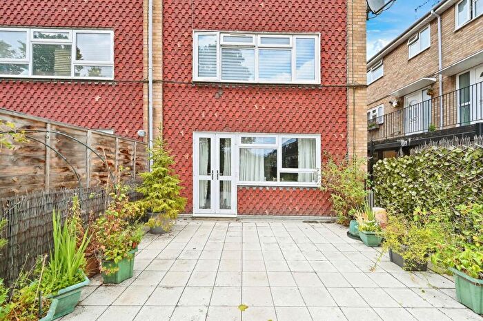 Studio For Sale In Heather Way, Hemel Hempstead, HP2