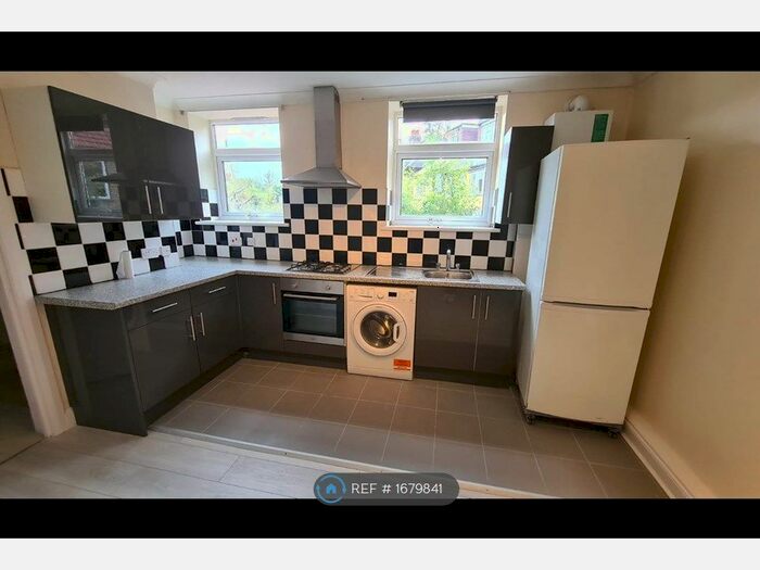 2 Bedroom Flat To Rent In Norwood Road, London, SE24