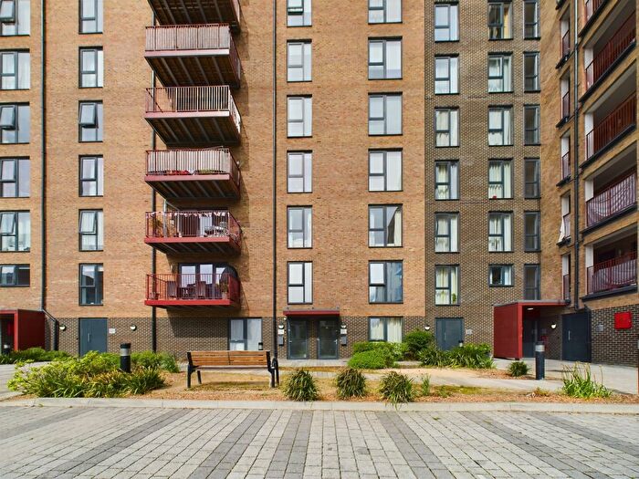 2 Bedroom Flat For Sale In Cowan House Flat, Greenwich, SE10