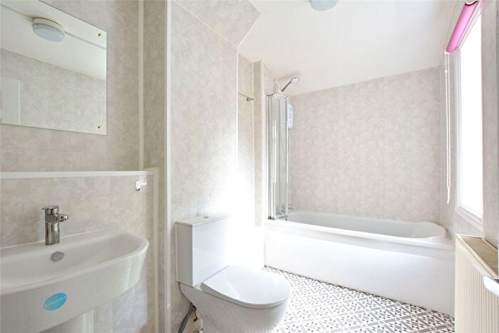 2 Bedroom End Of Terrace House To Rent In Hevelius Close, London, SE10