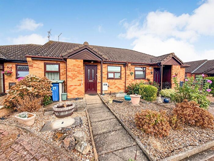 2 Bedroom Bungalow For Sale In Stadtpeine Close, Corby, NN17