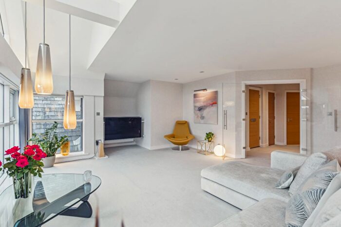 3 Bedroom Flat For Sale In Betjeman Gardens, Chorleywood, WD3