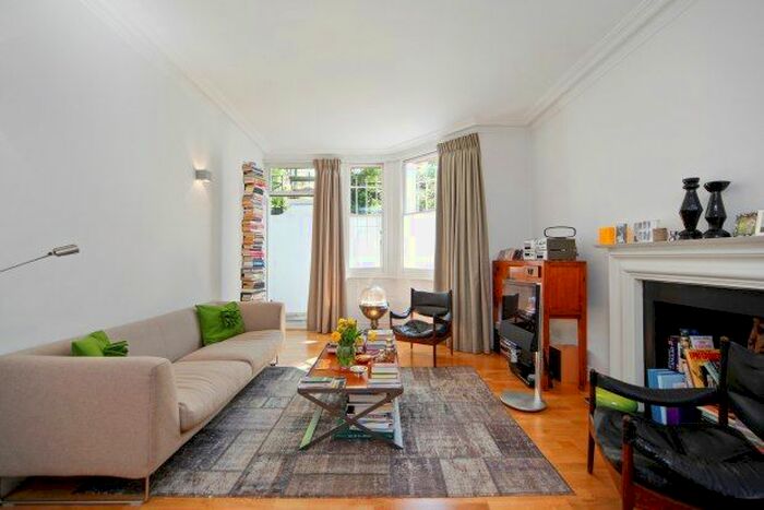 2 Bedroom Flat To Rent In Old Brompton Road, South Kensington, SW5