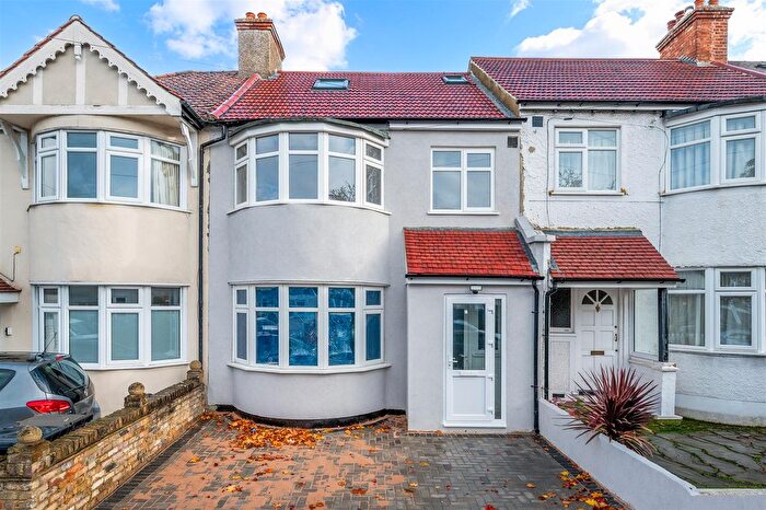 5 Bedroom Property To Rent In Belmont Avenue, New Malden, KT3