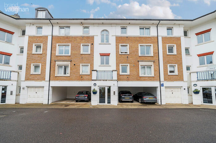 2 Bedroom Flat To Rent In Britannia Court, The Strand, Brighton, BN2