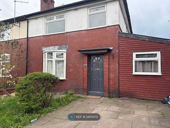 3 Bedroom Semi-Detached House To Rent In Mackenzie Street, Bolton, BL1