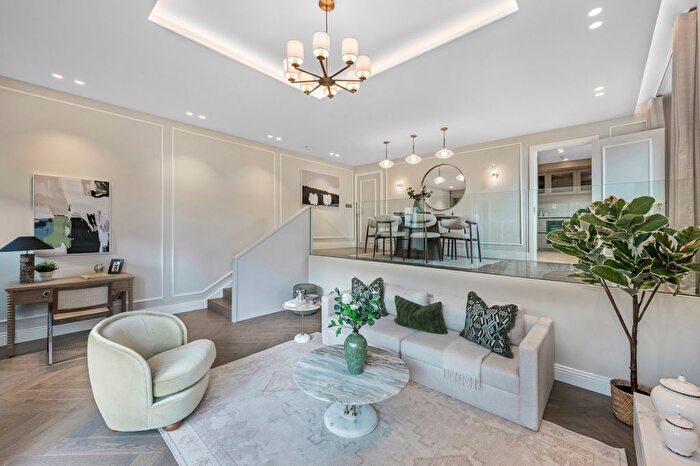 2 Bedroom Flat To Rent In The Water Gardens, Hyde Park, W2