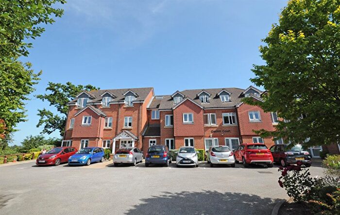 1 Bedroom Flat For Sale In Vicarage Lane, Hailsham, BN27