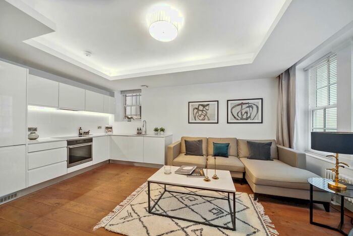 1 Bedroom Flat To Rent In Exchange Court, Covent Garden, London, WC2R