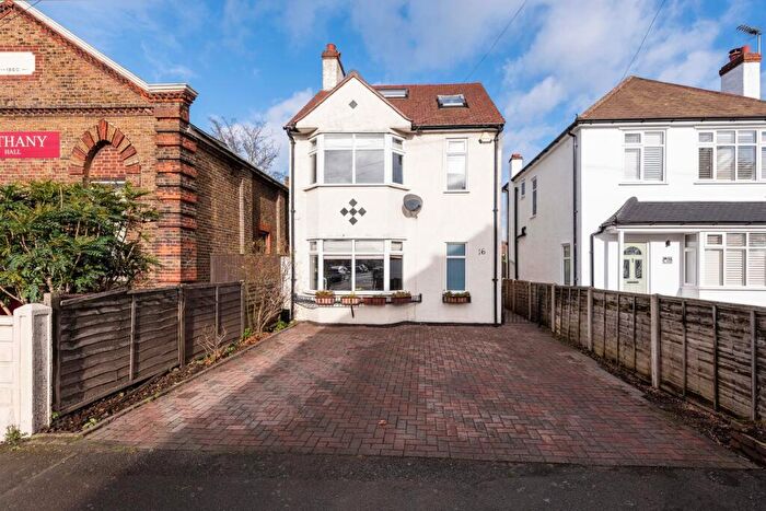 4 Bedroom Detached House For Sale In North Street, Bexleyheath, DA7