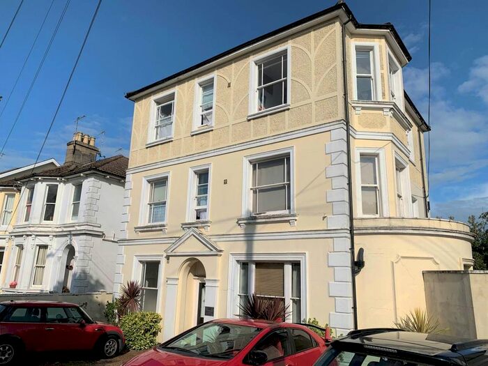 1 Bedroom Flat To Rent In Upper Grosvenor Road, Tunbridge Wells, TN1