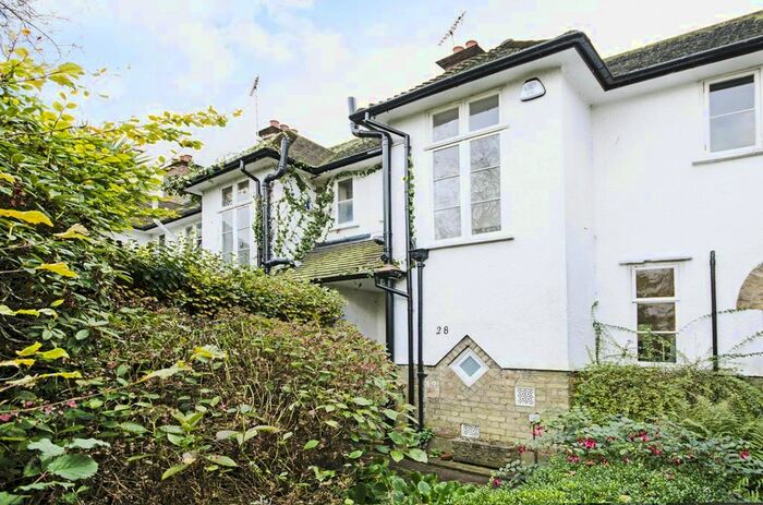 3 Bedroom Detached House To Rent In Creswick Walk, London, NW11