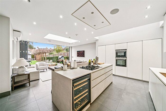 5 Bedroom Terraced House For Sale In Wandle Road, SW17