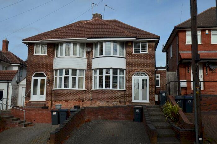 3 Bedroom Semi-Detached House To Rent In Yarningale Road, Kings Heath, B14