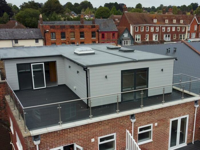 2 Bedroom Flat To Rent In High Street, Marlborough, Wiltshire, SN8