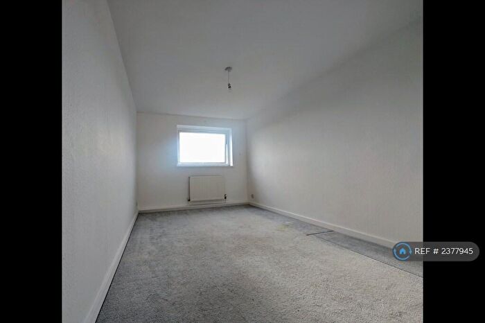 2 Bedroom Flat To Rent In Badminton, Kingston Upon Thames, KT2