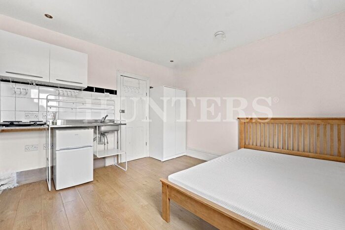 Studio To Rent In Uxbridge Road, London, W12