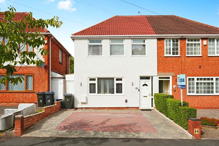 3 Bedroom Semi Detached House For Sale In Higgins Lane, Quinton, B32