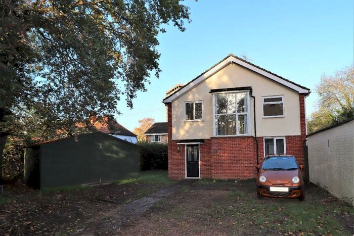 4 Bedroom End Of Terrace House To Rent In Brighton Road, Addlestone, Surrey, KT15