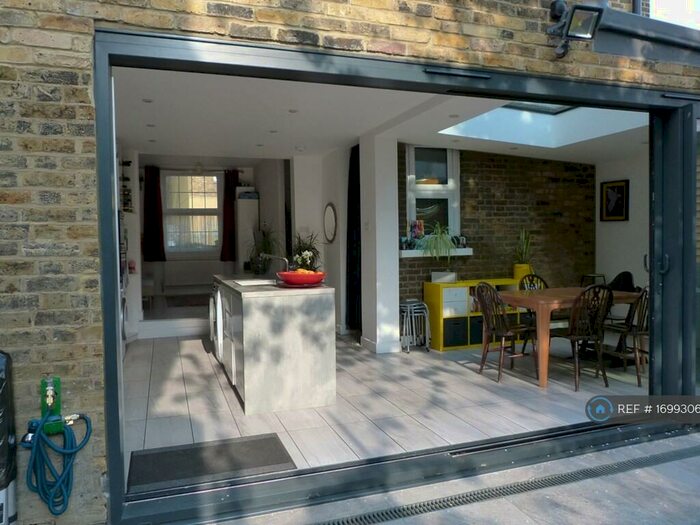 4 Bedroom Semi-Detached House To Rent In Barnet Grove, London, E2