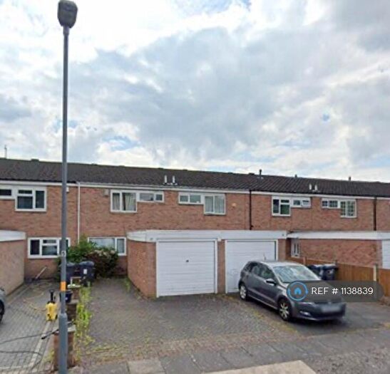 3 Bedroom Terraced House To Rent In Shipbourne Close, Birmingham, B32