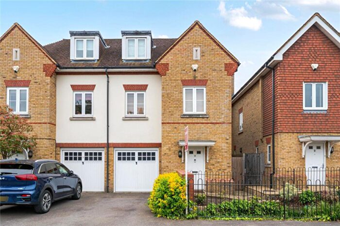 4 Bedroom Semi Detached House For Sale In Rydens Road, Walton-On-Thames, KT12